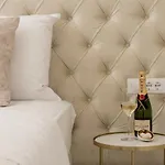 Golden Cell Apartment Split
