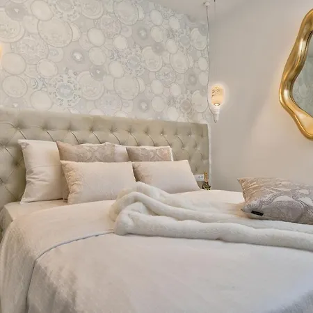 Golden Cell Apartmán