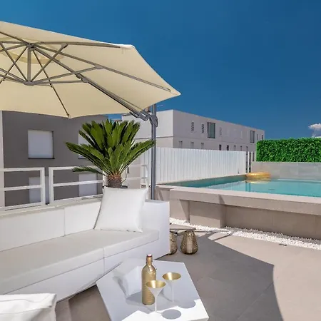 Golden Cell Appartement *