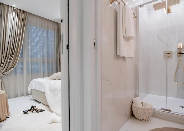 Golden Cell Apartament *