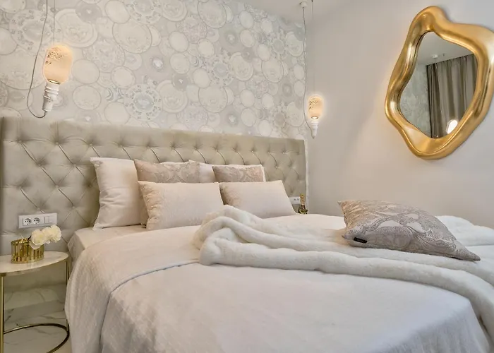 Golden Cell Apartament