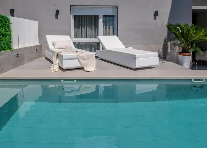 Golden Cell Apartament *